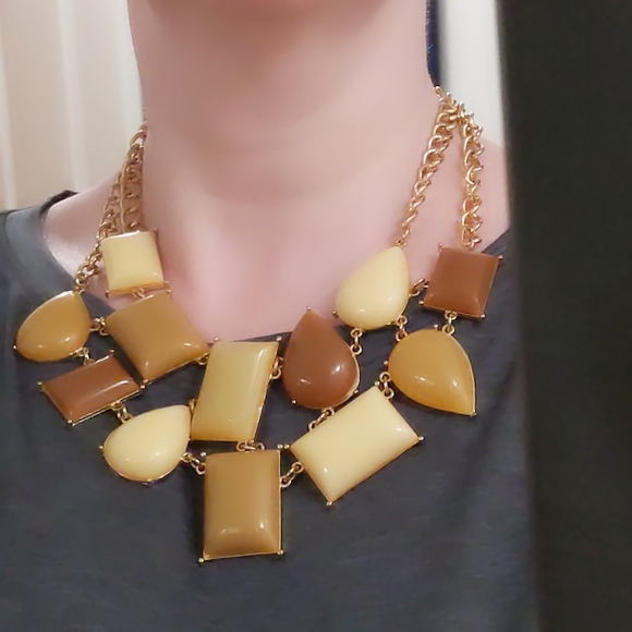 Cream Brown Statement Necklace and Bracelet set - Picture 2 of 12